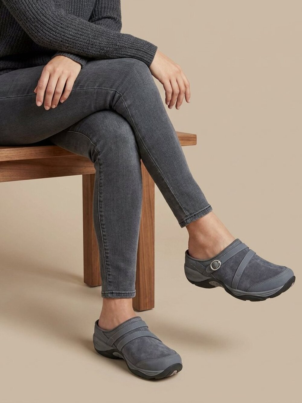 Easy Spirit Women's Equinox Slip-On Mules Shoes. Size: 7.5m W/Comfort Cushioning